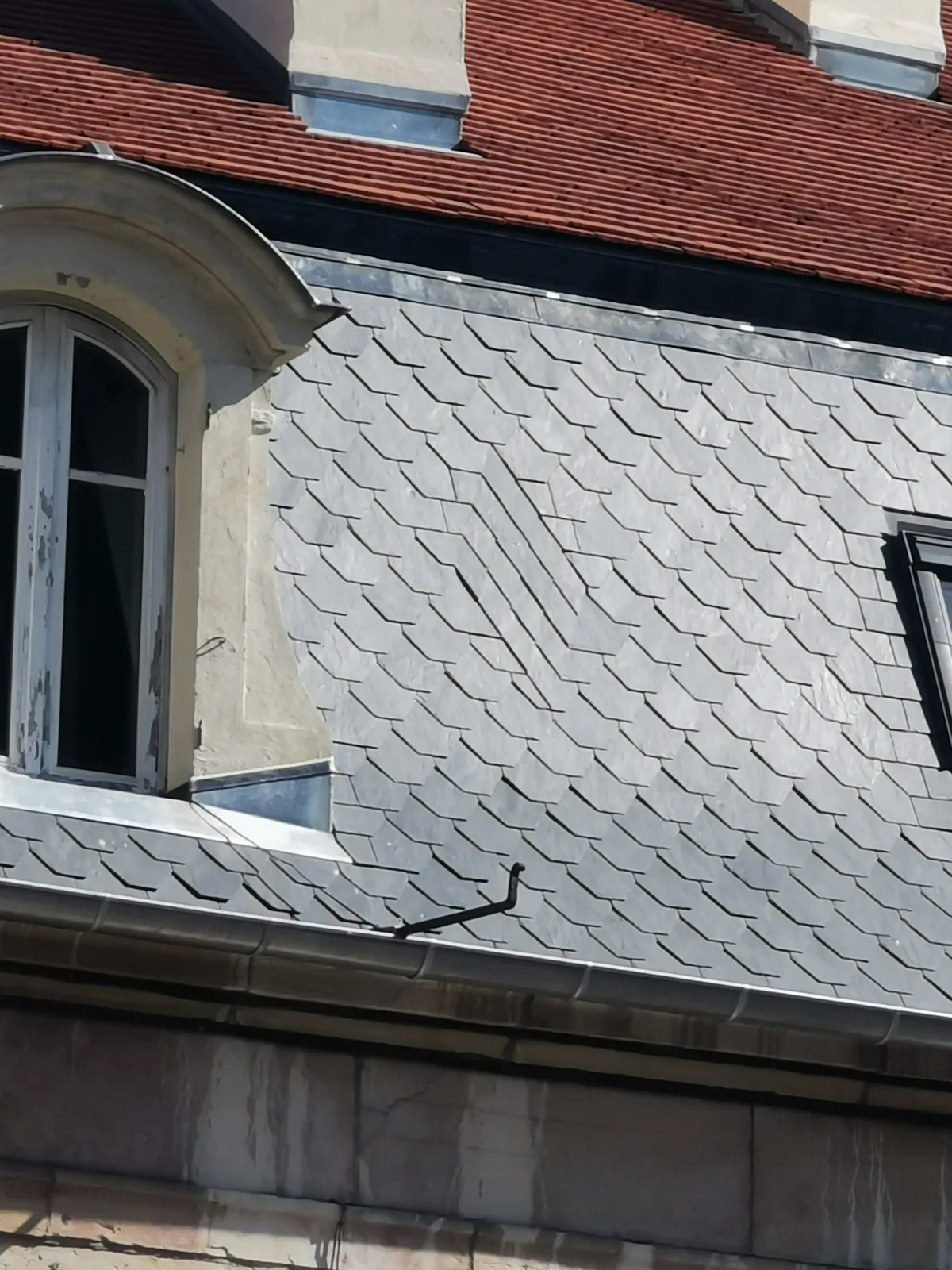 Après - Réfection de couverture — 33 Place Saint-Michel, Dijon