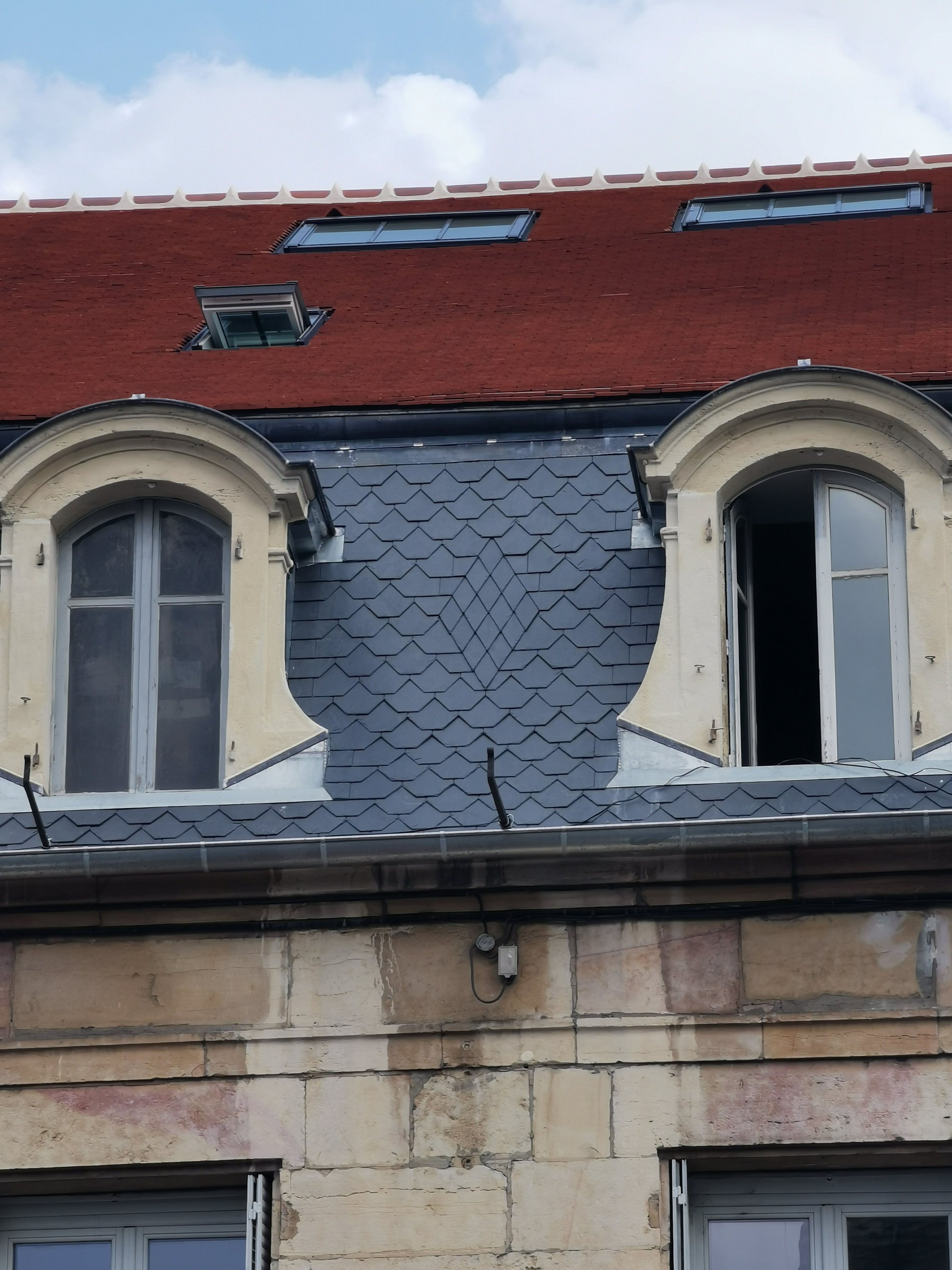 Après - Réfection de couverture — 33 Place Saint-Michel, Dijon